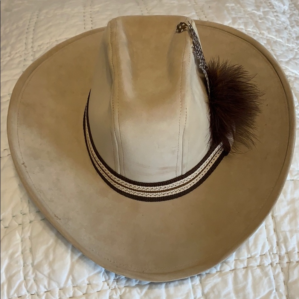 Vintage suede tan cowboy hat with band & feathers M
